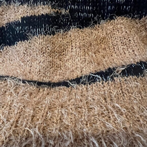 Moral Fiber Women's Cropped Long Sleeve Zebra Print Fuzzy Sweater-Sz. Med-Warm - Picture 5 of 15